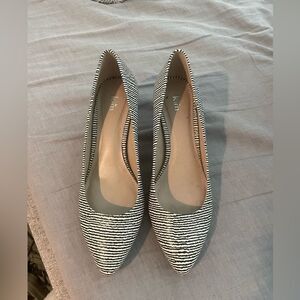 black and White tiger print high heels like new! Small pump.size 7.5